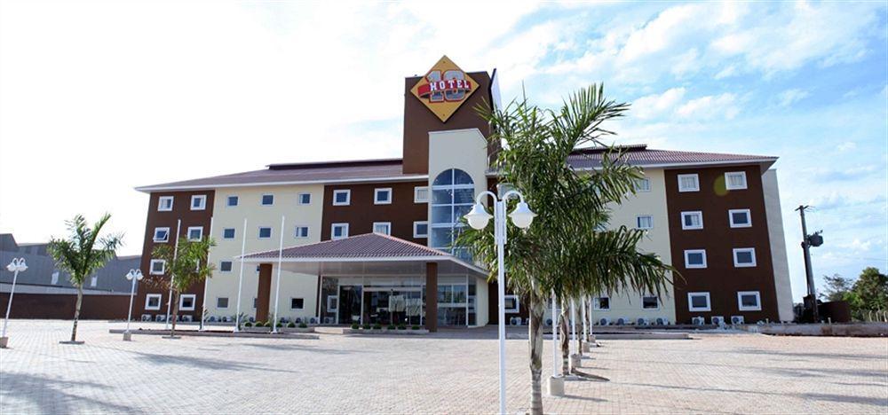 Hotel 10 Dourados Kültér fotó