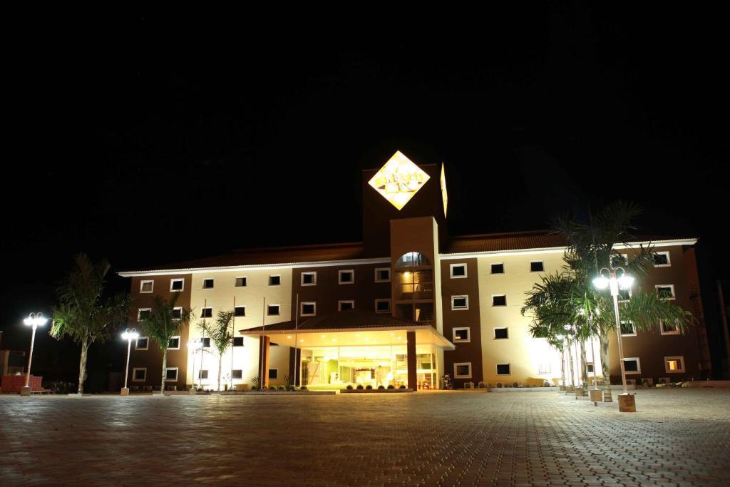 Hotel 10 Dourados Kültér fotó