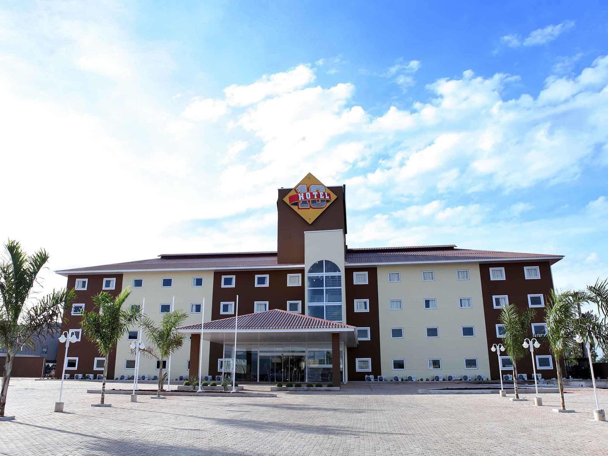 Hotel 10 Dourados Kültér fotó