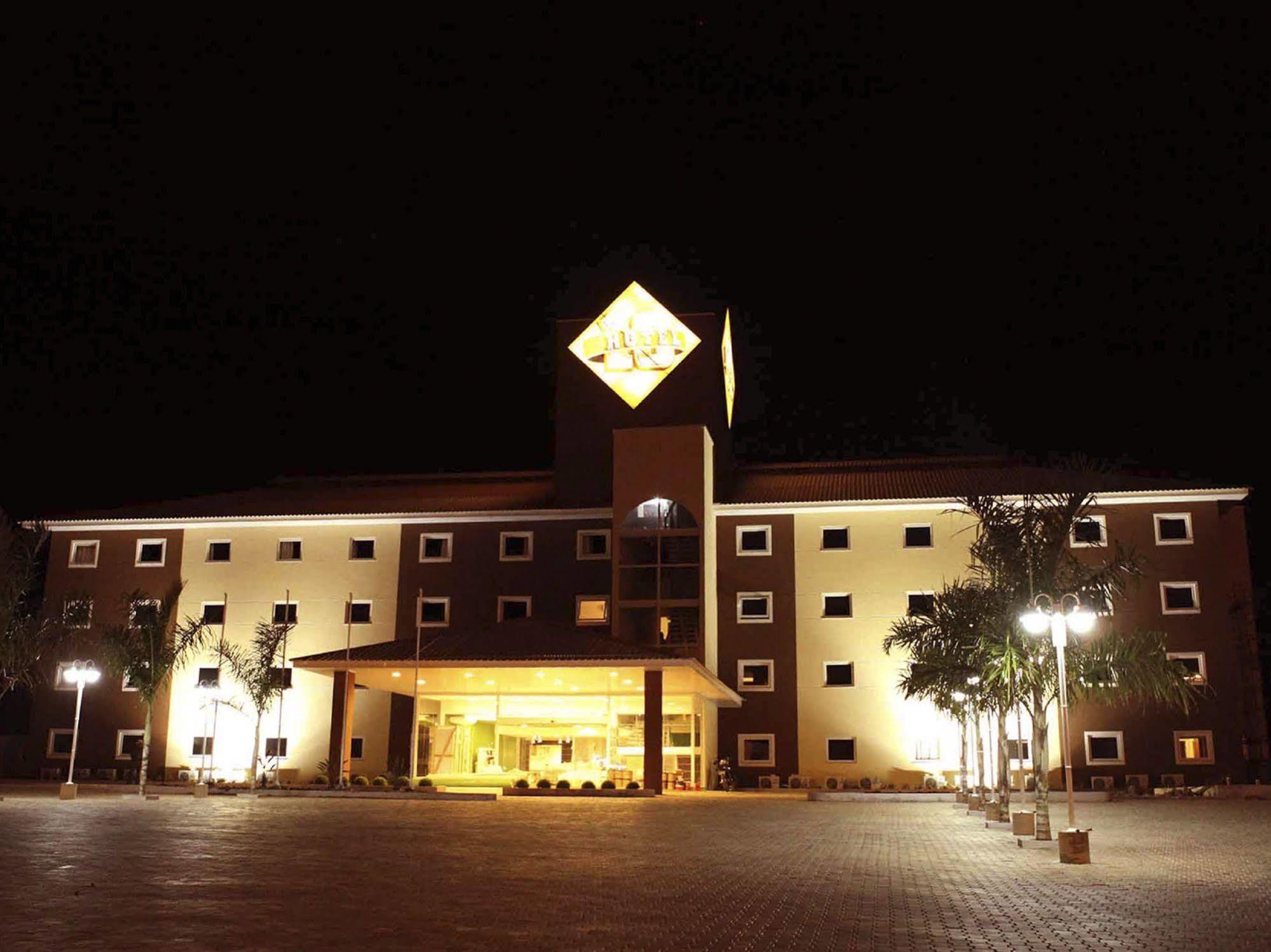 Hotel 10 Dourados Kültér fotó