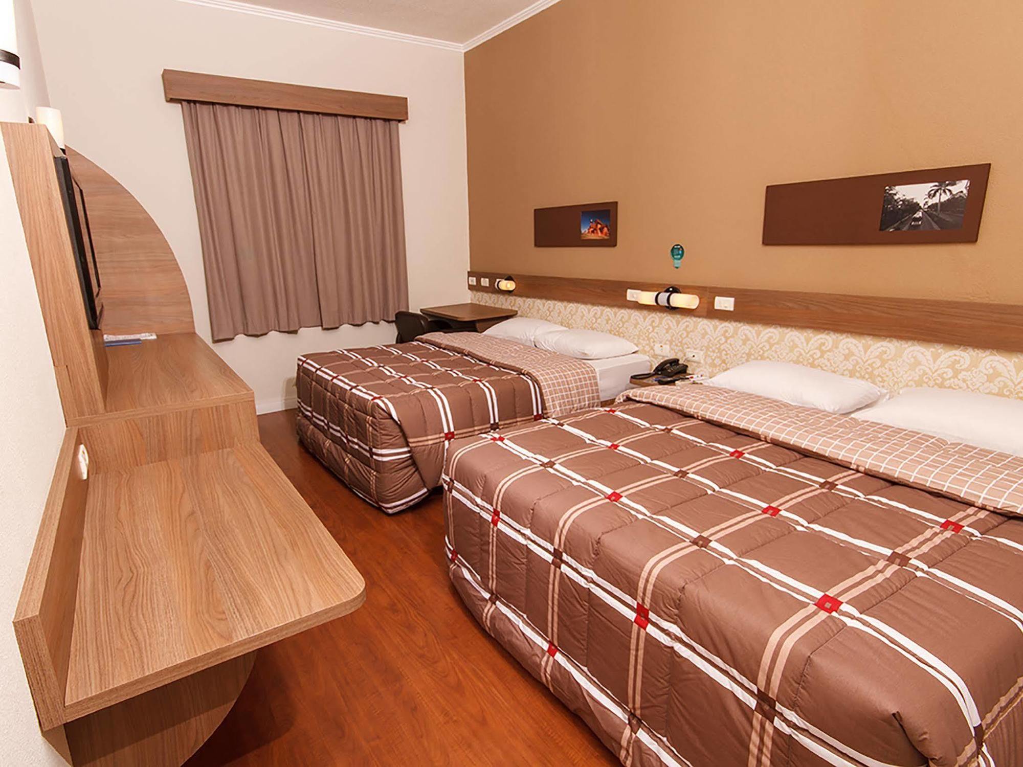 Hotel 10 Dourados Kültér fotó