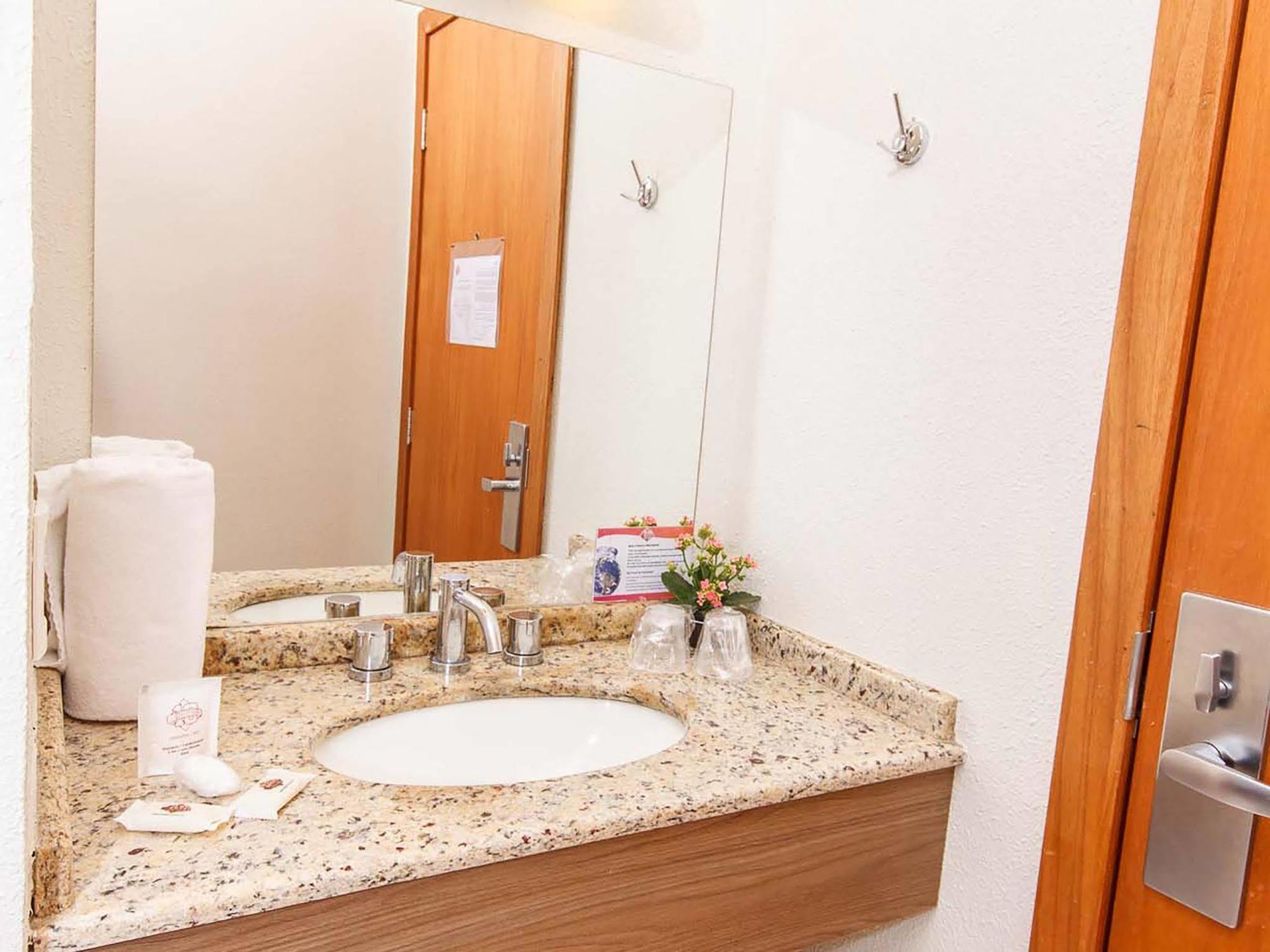 Hotel 10 Dourados Kültér fotó