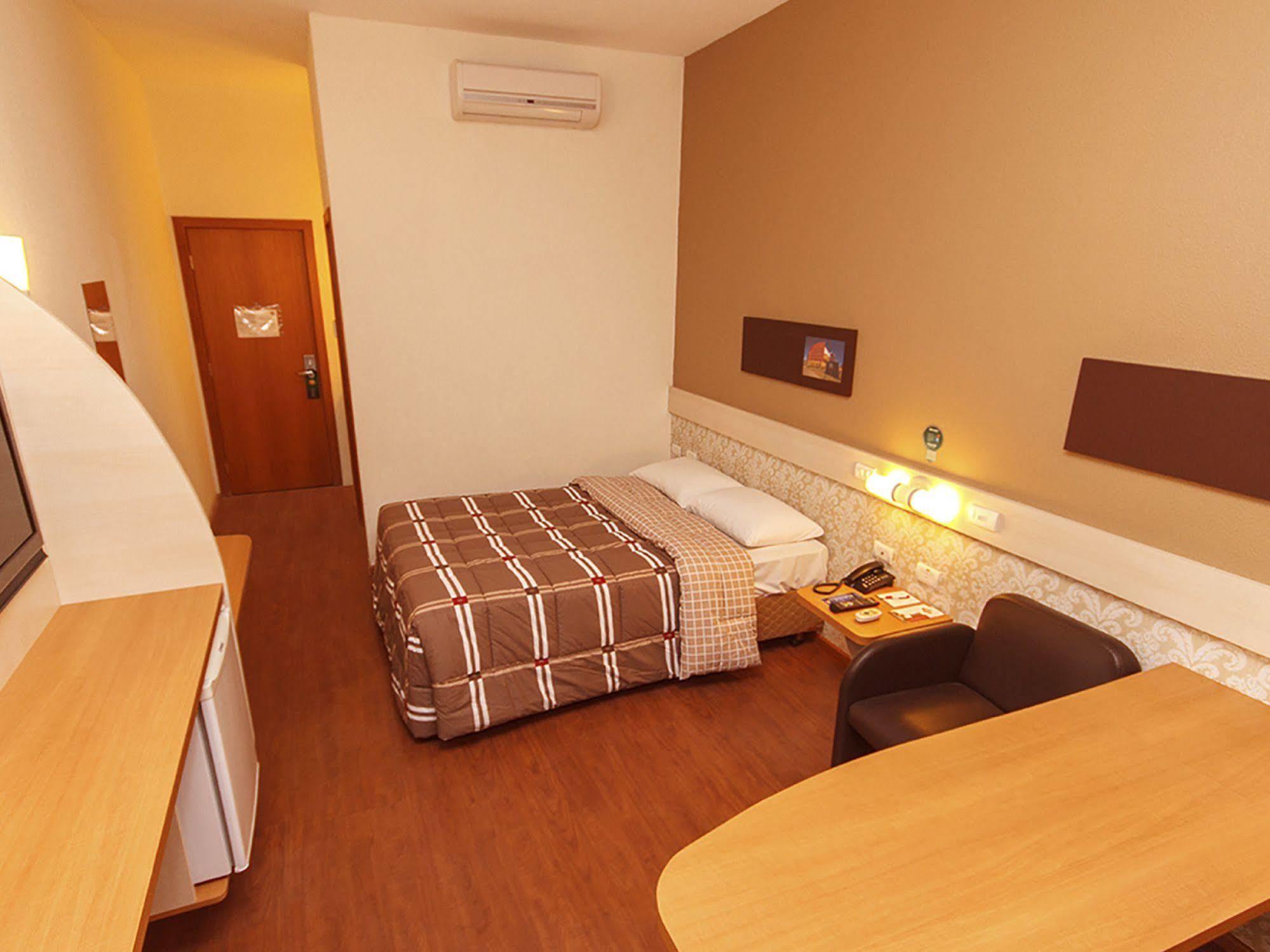 Hotel 10 Dourados Kültér fotó