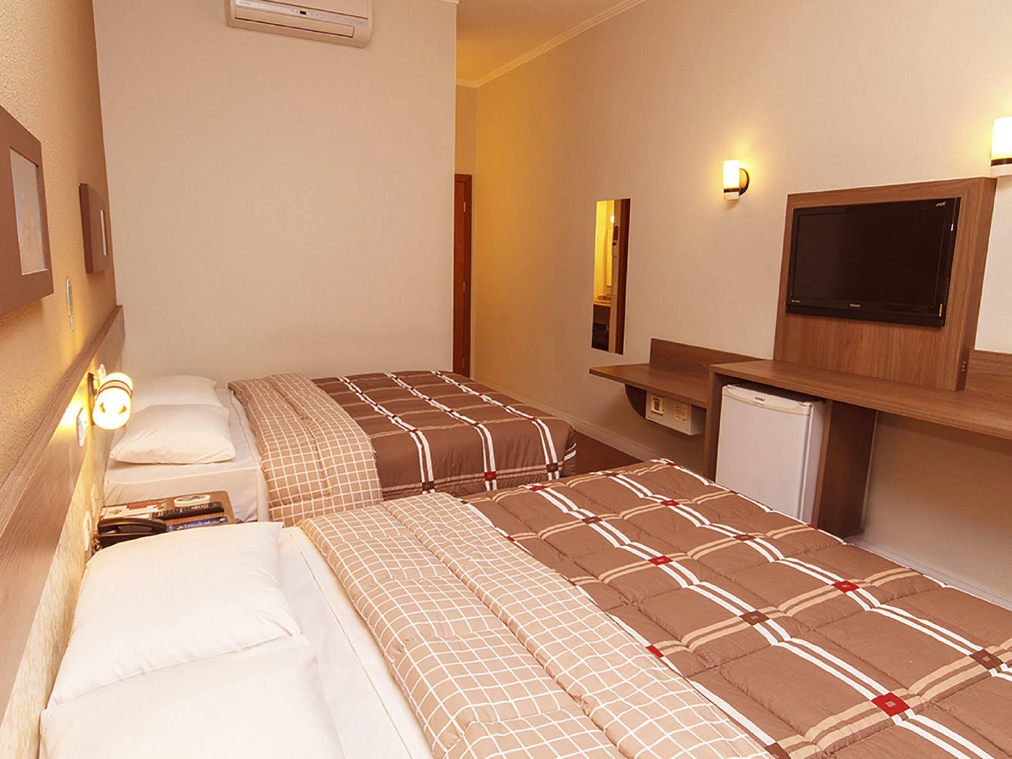 Hotel 10 Dourados Kültér fotó