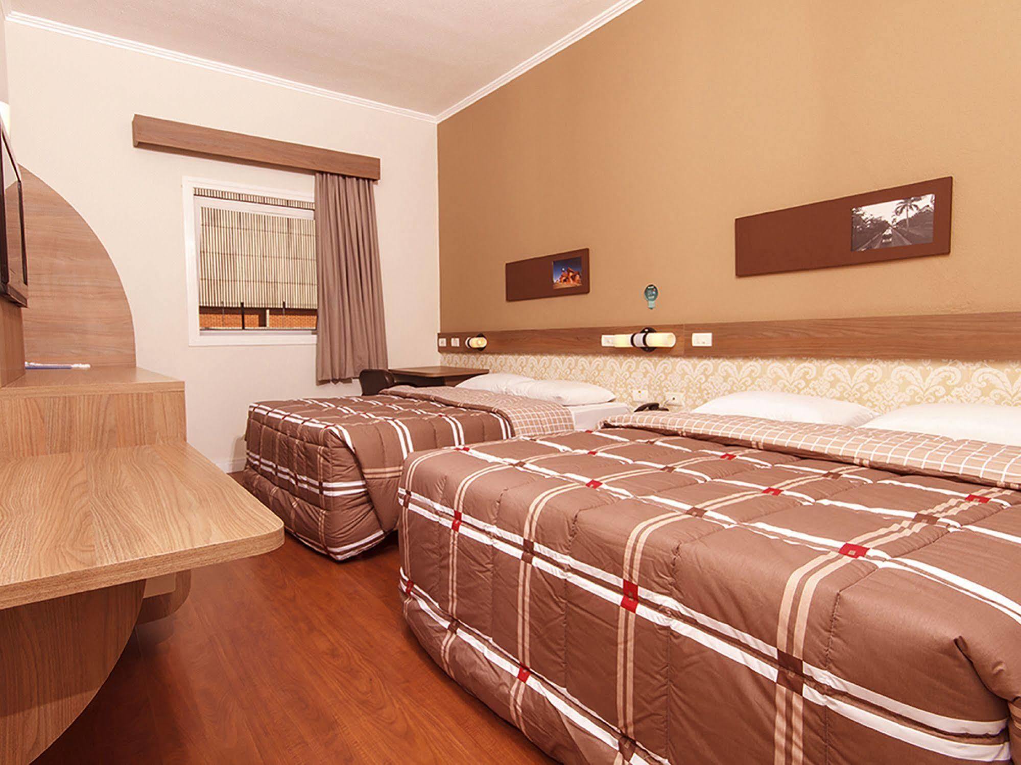 Hotel 10 Dourados Kültér fotó